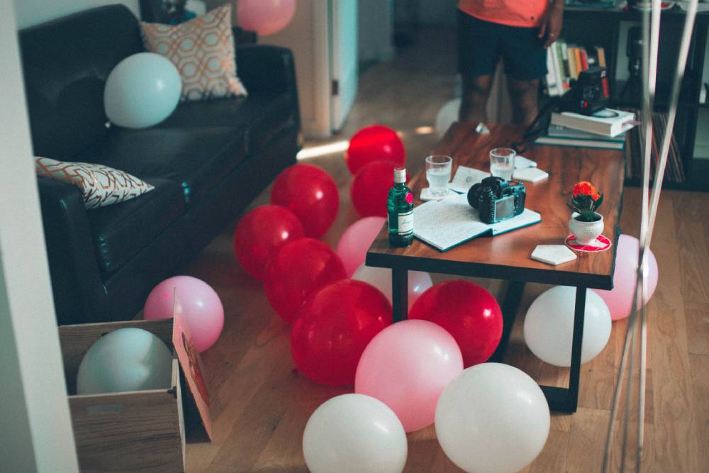 celebrate employees anniversaries
