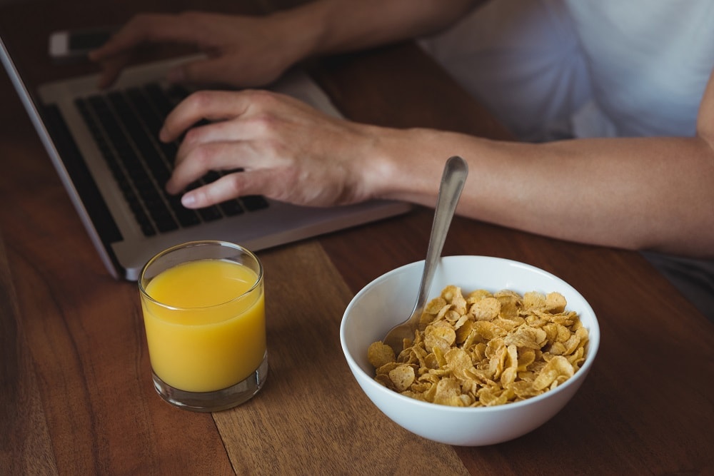 Eat breakfast as morning routine